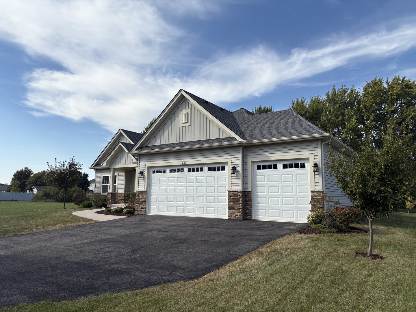 941 Blackberry Shore Lane, Yorkville, IL 60560