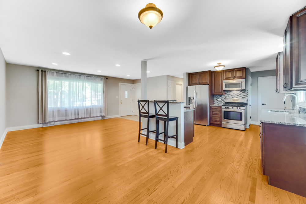 879 E Holly Way, Palatine, IL 60074