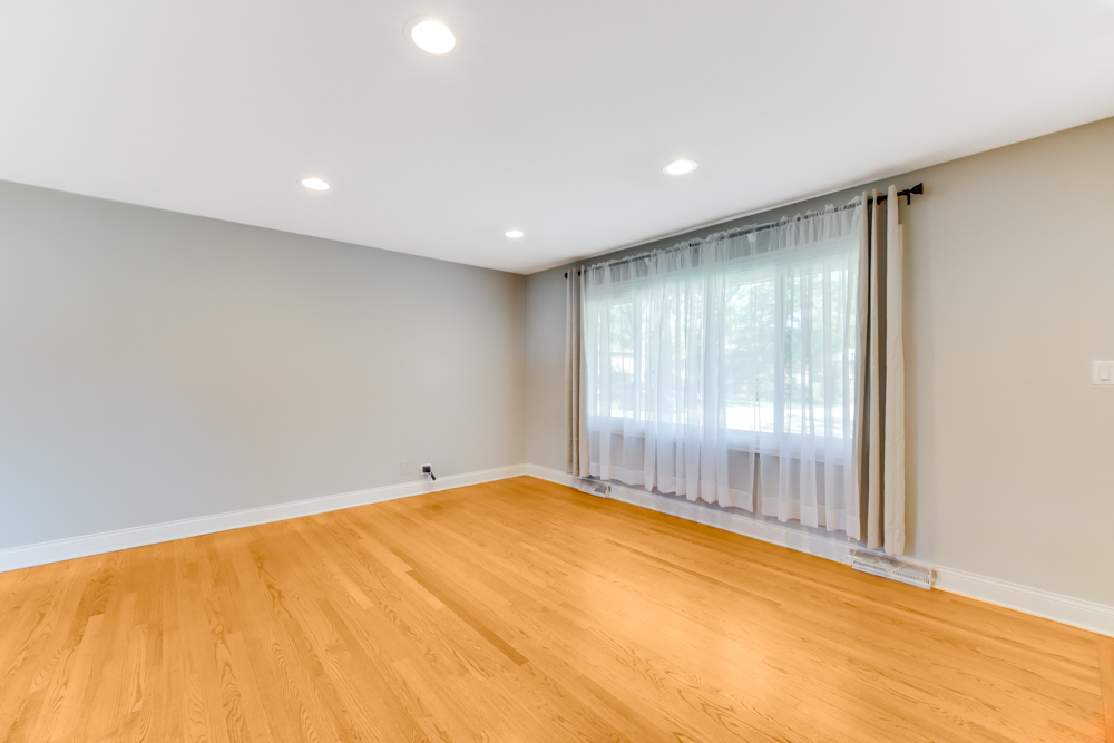 879 E Holly Way, Palatine, IL 60074