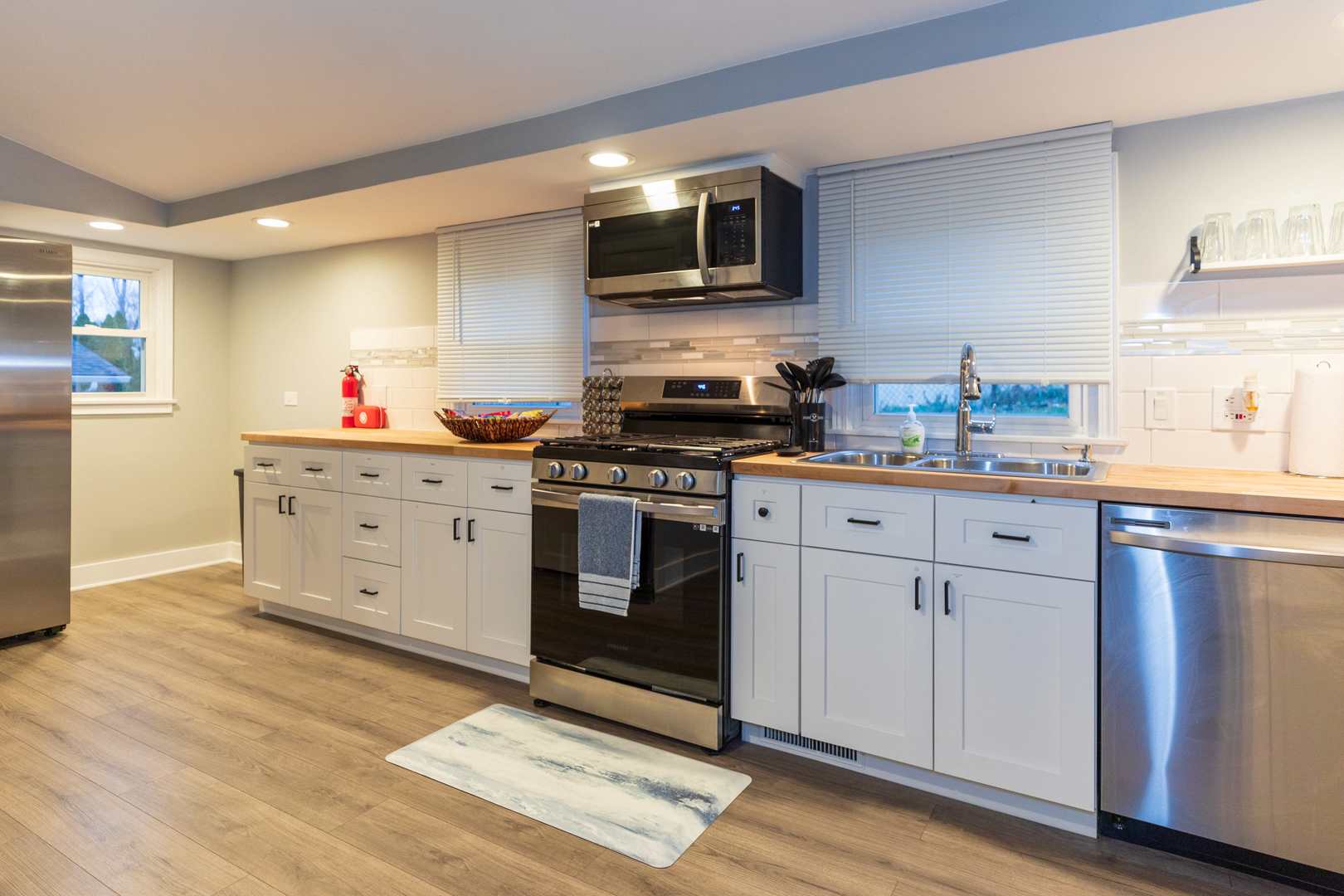 634 N Walnut Street, South Elgin, IL 60177