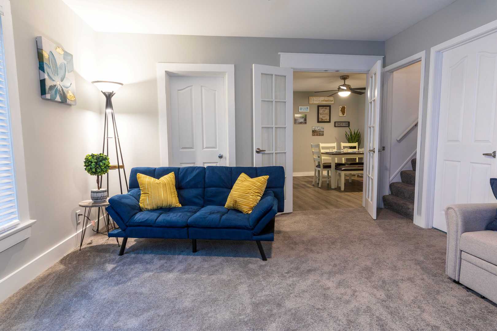 634 N Walnut Street, South Elgin, IL 60177