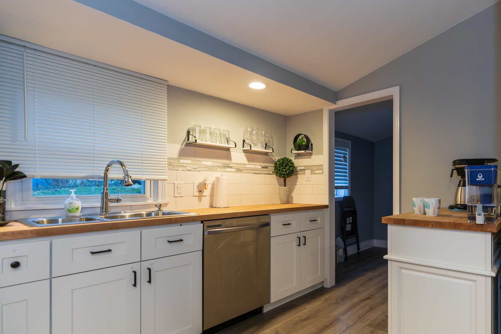 634 N Walnut Street, South Elgin, IL 60177
