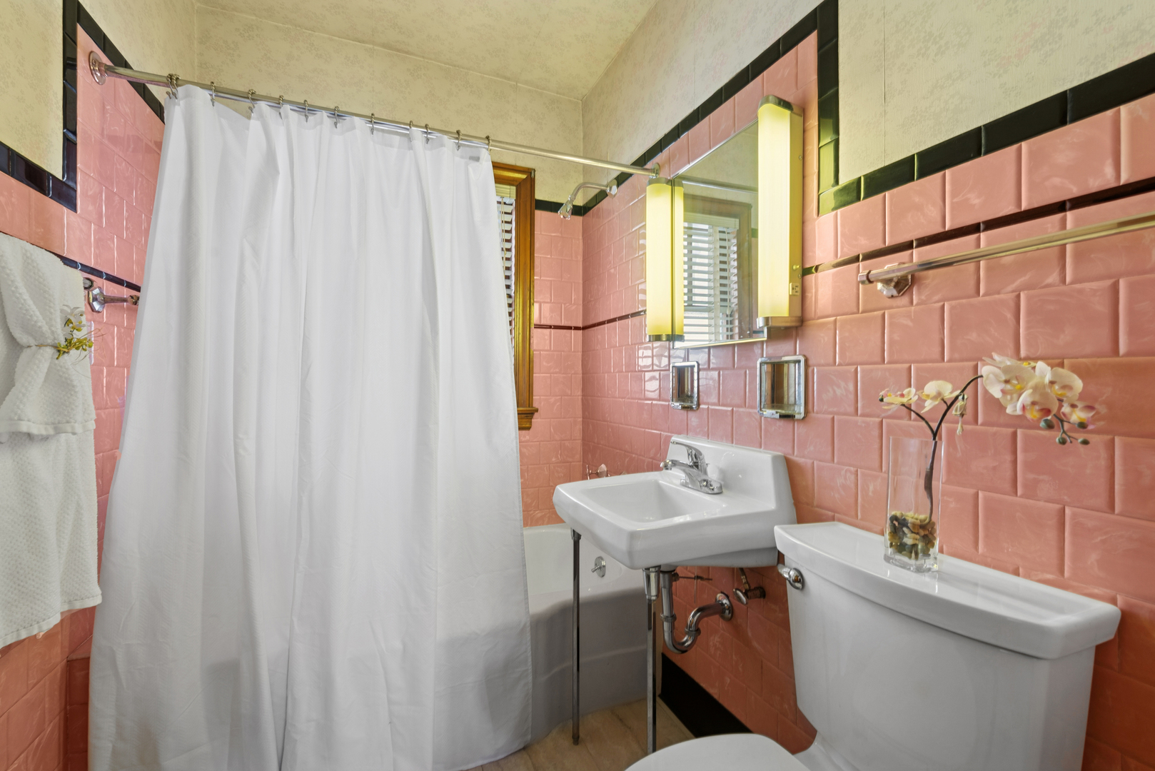 3315 N Ozark Avenue, Chicago, IL 60634