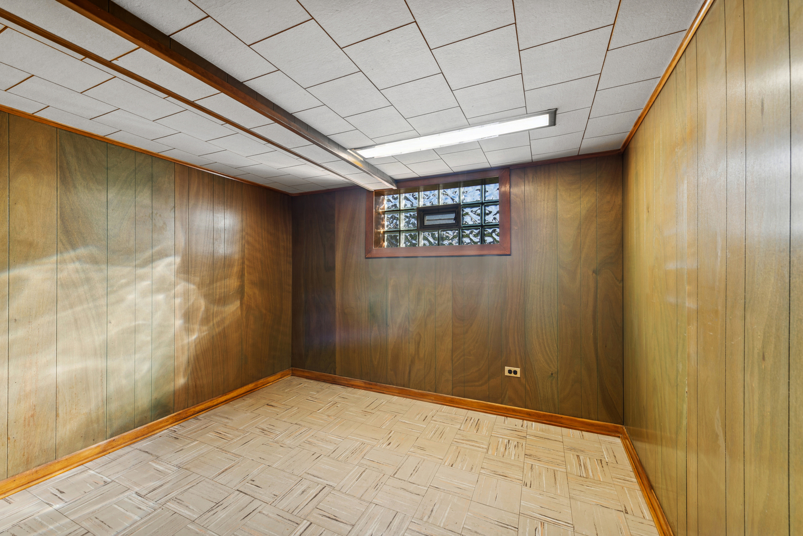 3315 N Ozark Avenue, Chicago, IL 60634