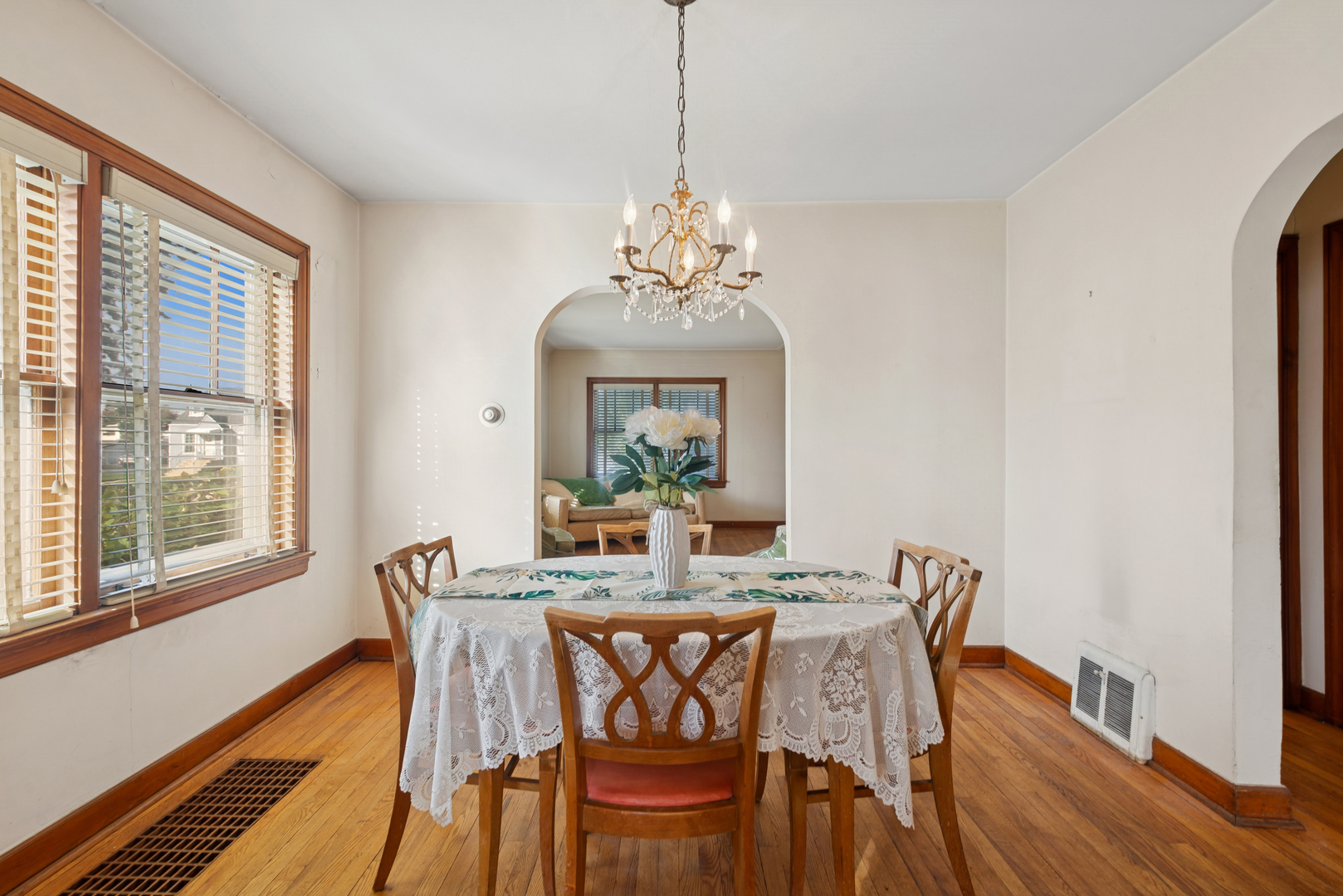 3315 N Ozark Avenue, Chicago, IL 60634