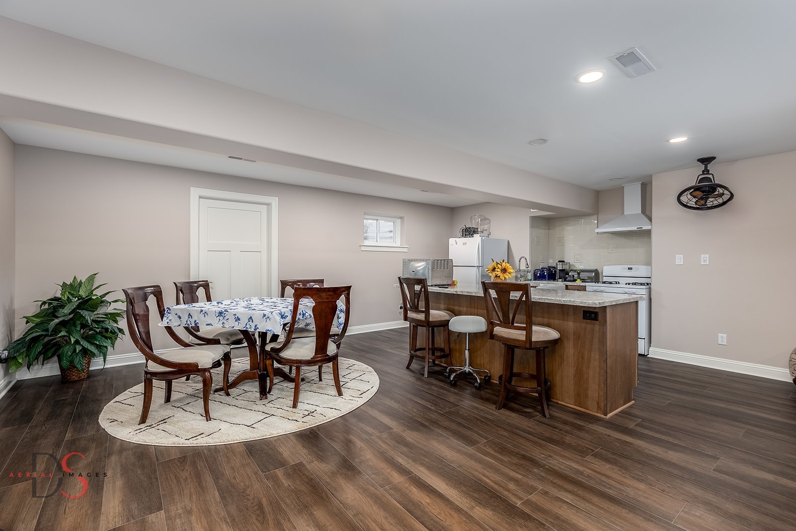 1403 Shaws Lane, Ottawa, IL 60350
