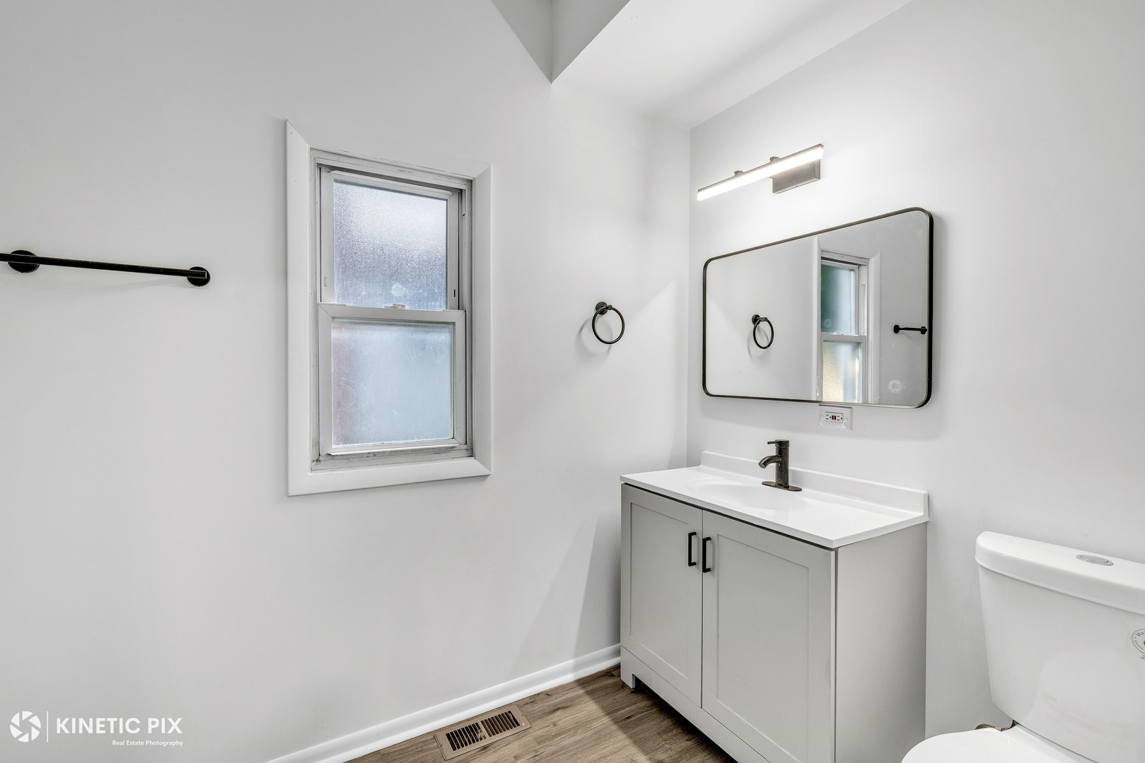 8617 S Lowe Avenue, Chicago, IL 60620
