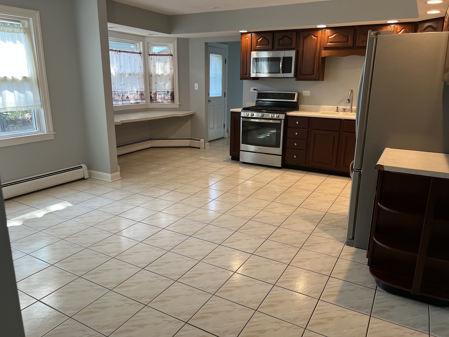 416 E Division Street, Itasca, IL 60143