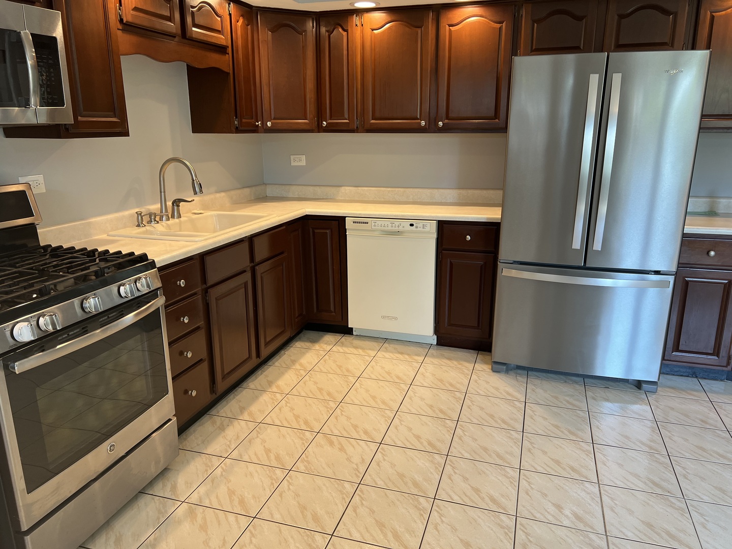 416 E Division Street, Itasca, IL 60143