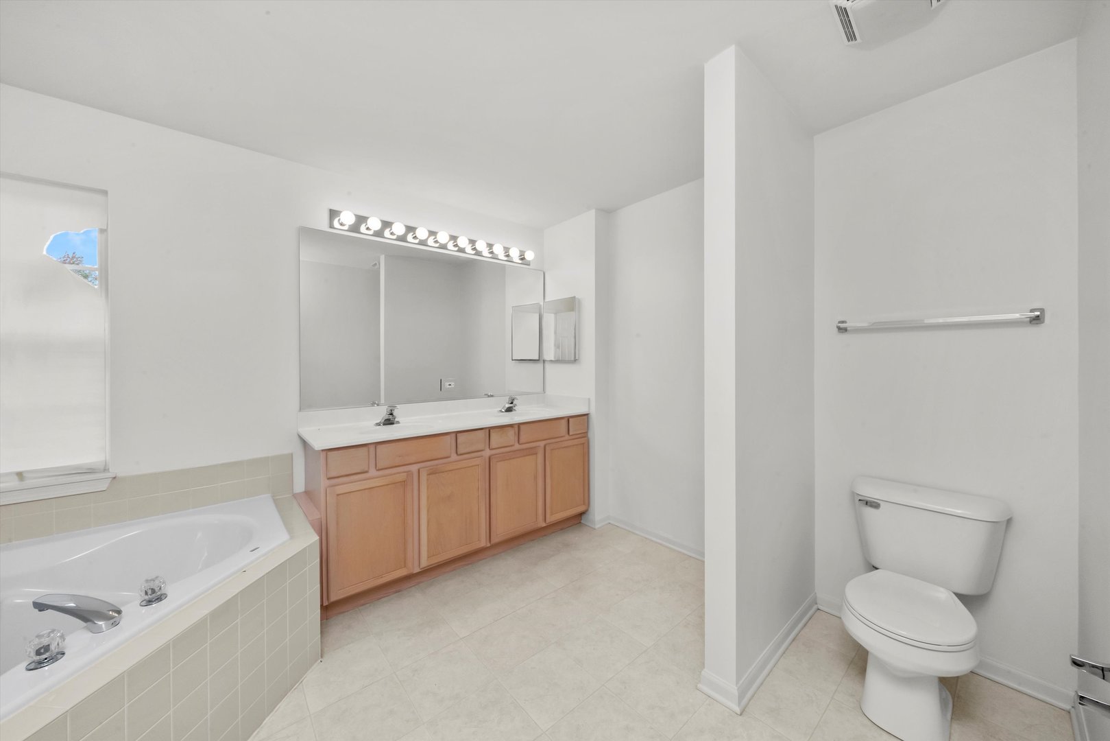 11661 S Derby Lane, Plainfield, IL 60585