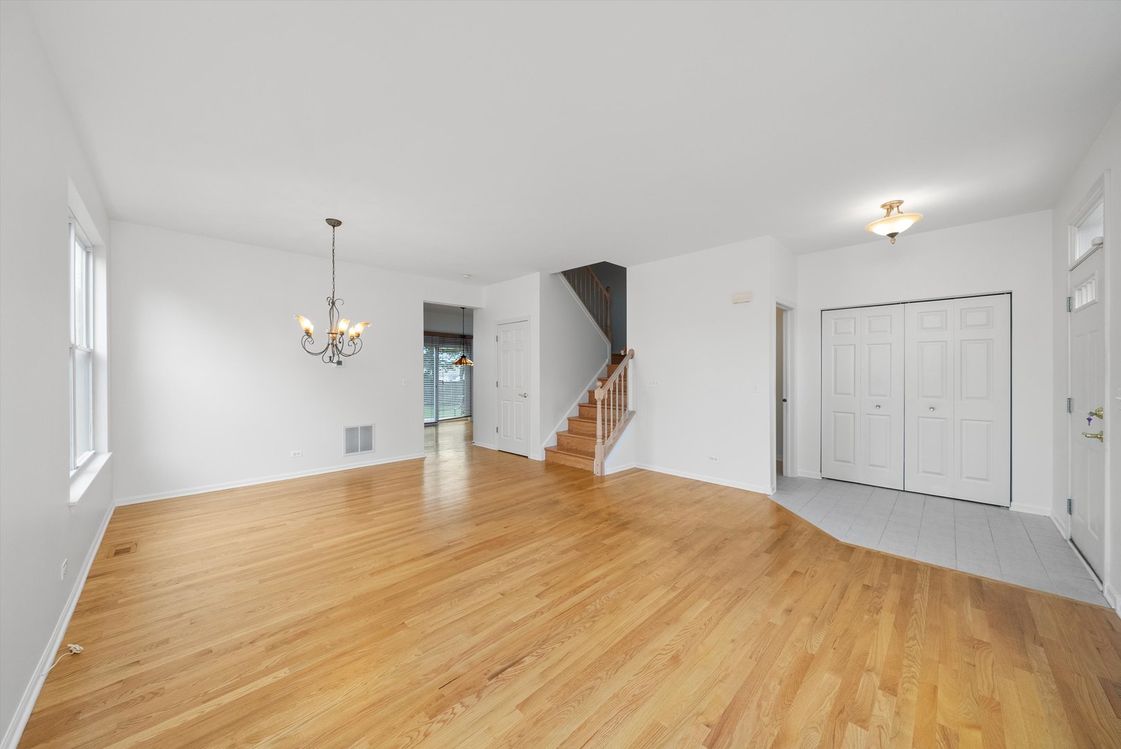 11661 S Derby Lane, Plainfield, IL 60585