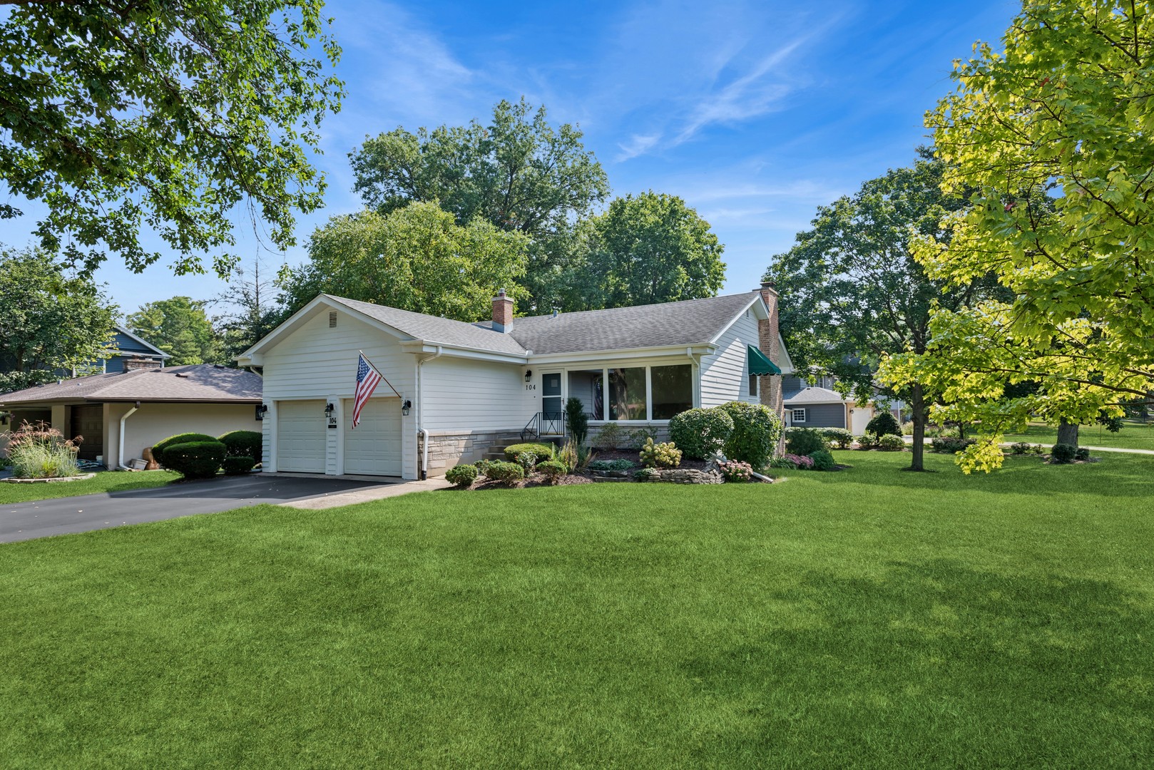104 E Elm Street, Wheaton, IL 60189