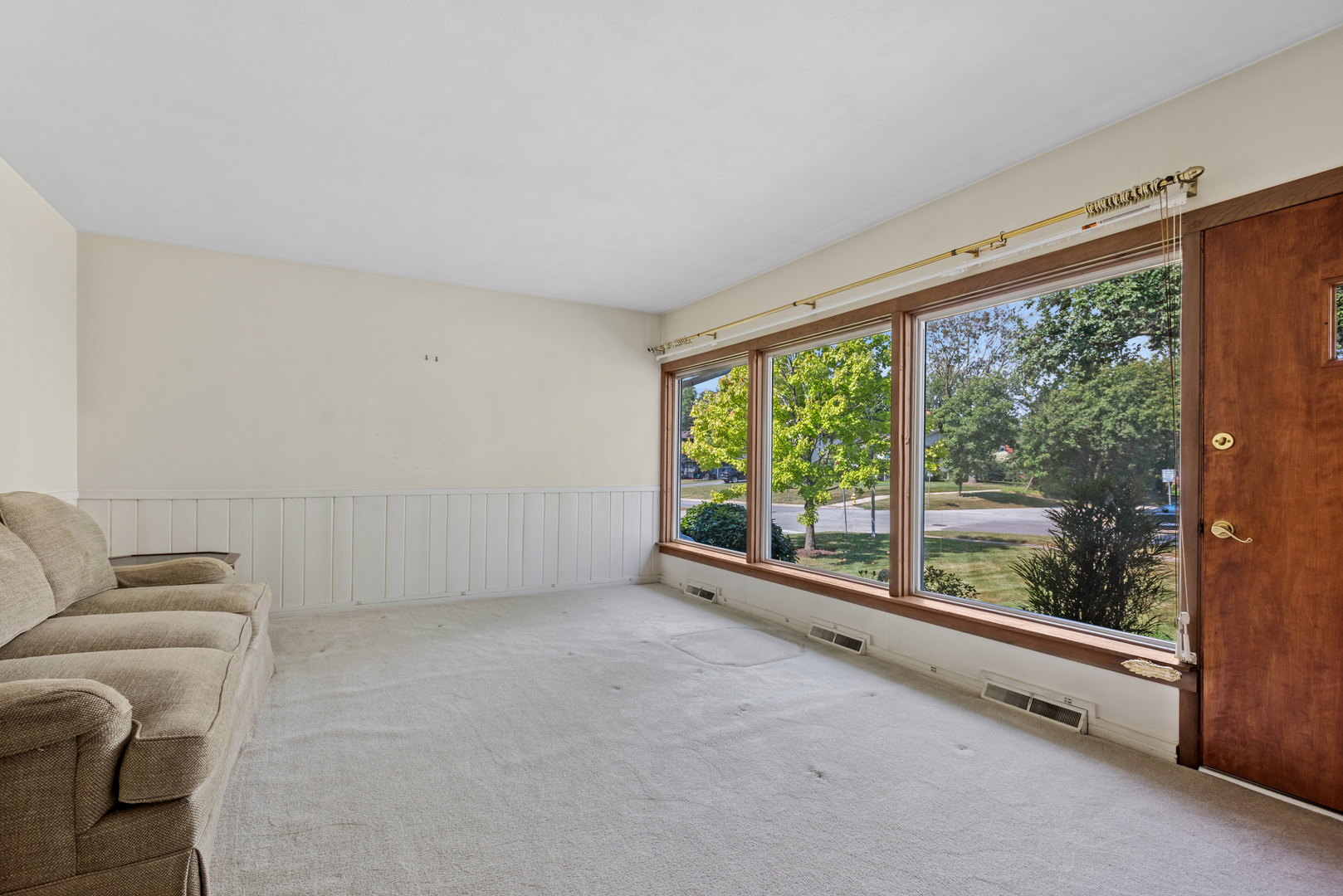 104 E Elm Street, Wheaton, IL 60189