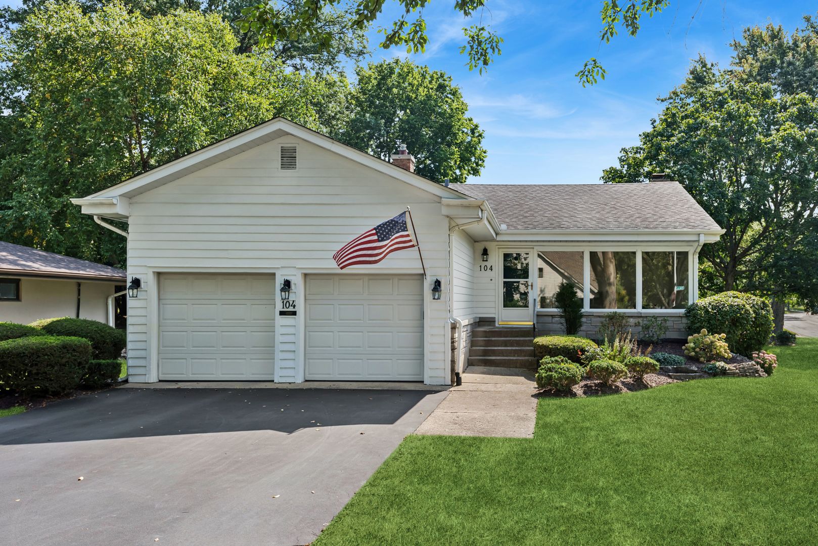104 E Elm Street, Wheaton, IL 60189