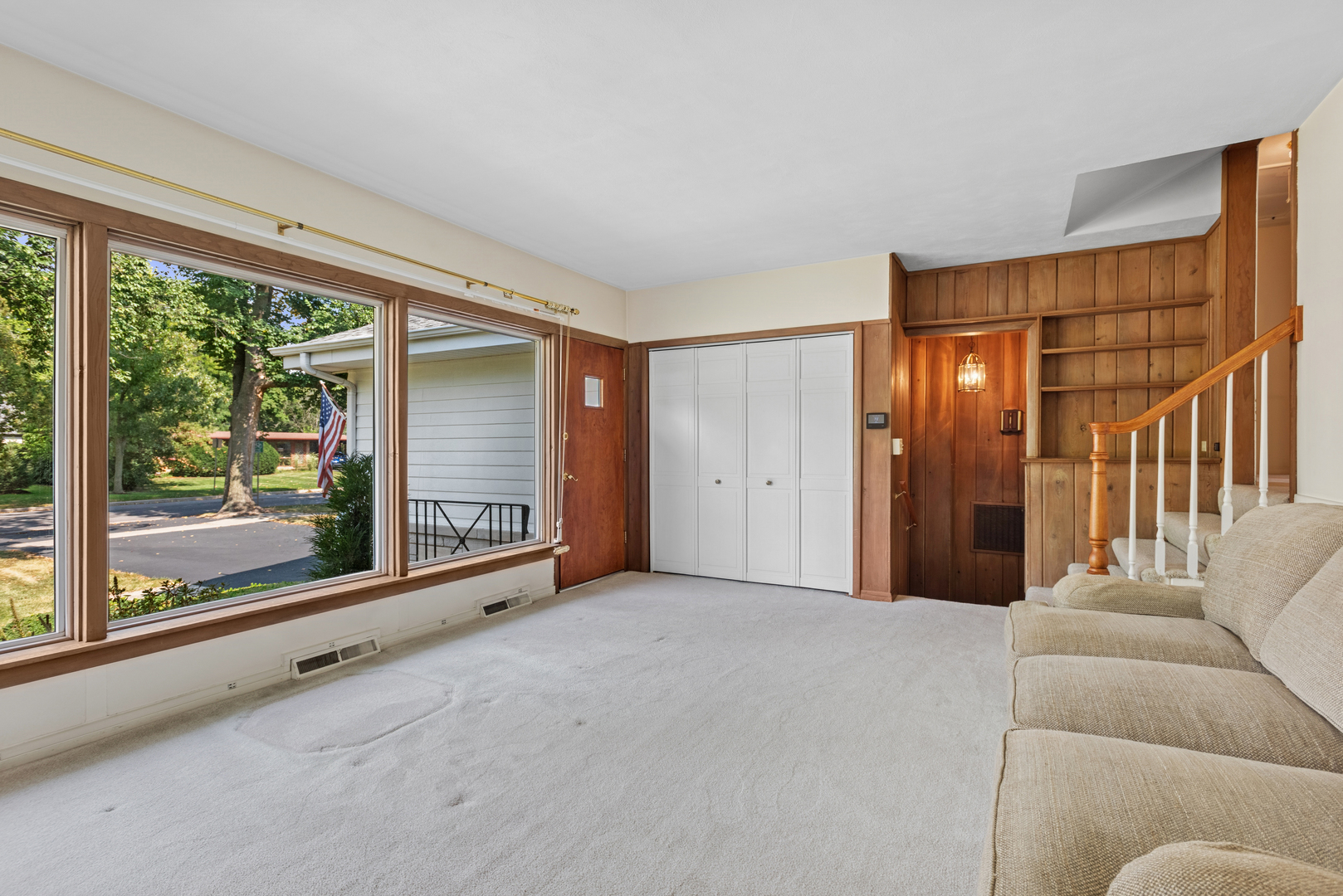 104 E Elm Street, Wheaton, IL 60189