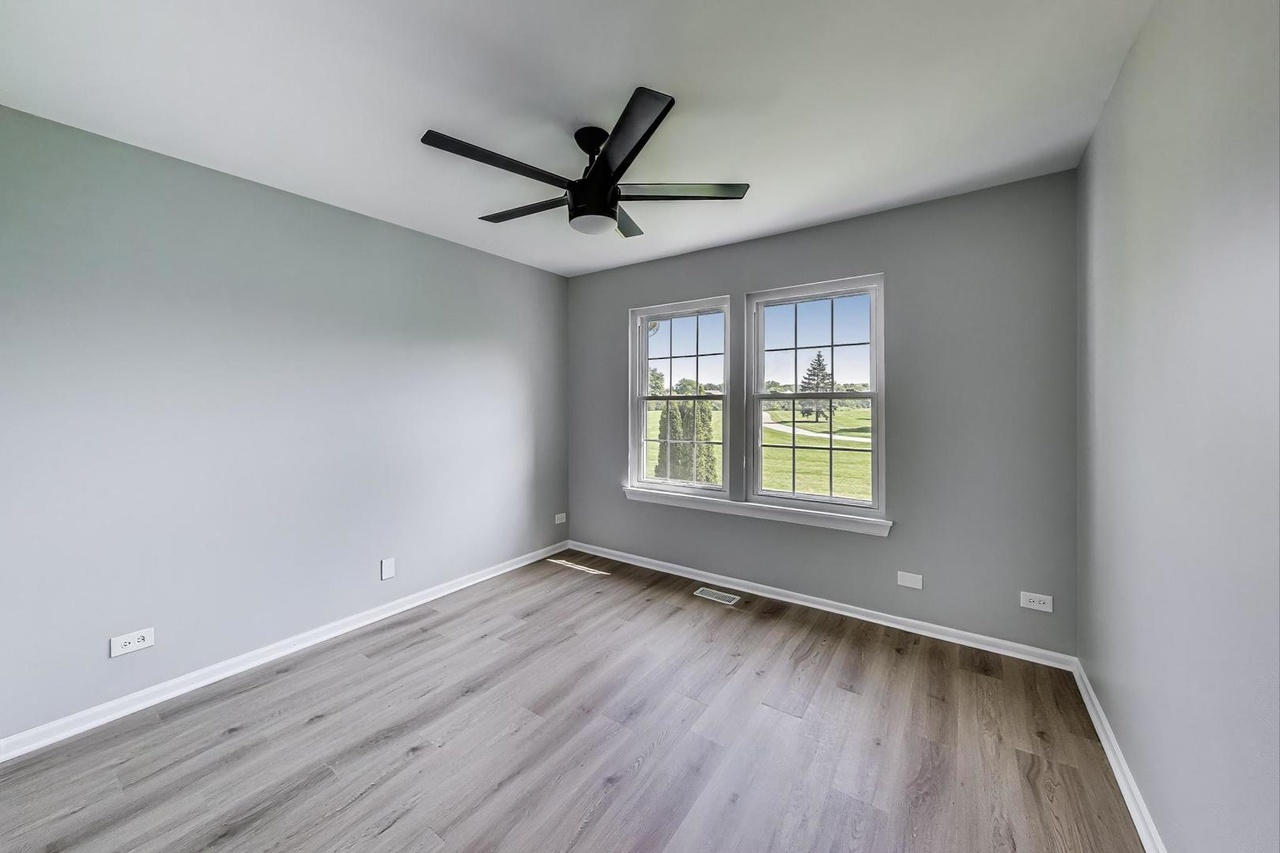 2105 GLASGOW Court, Hanover Park, IL 60133