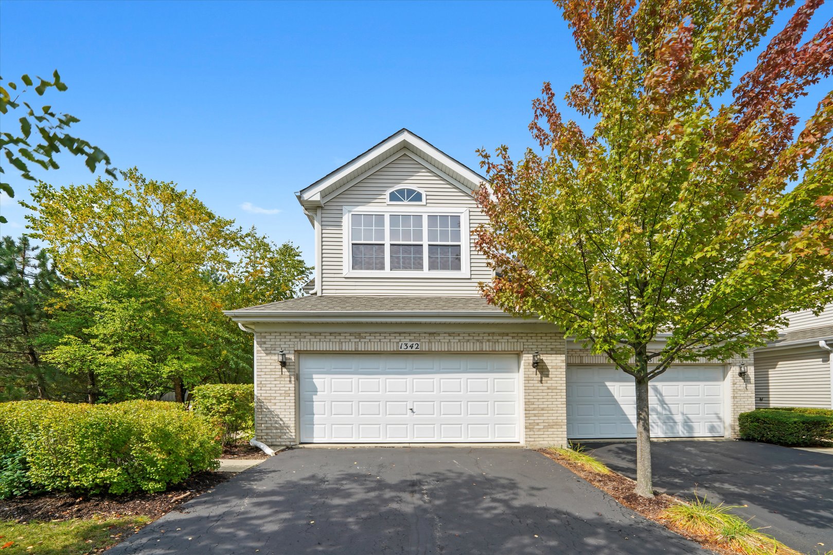 1342 LUNT Court, Schaumburg, IL 60193