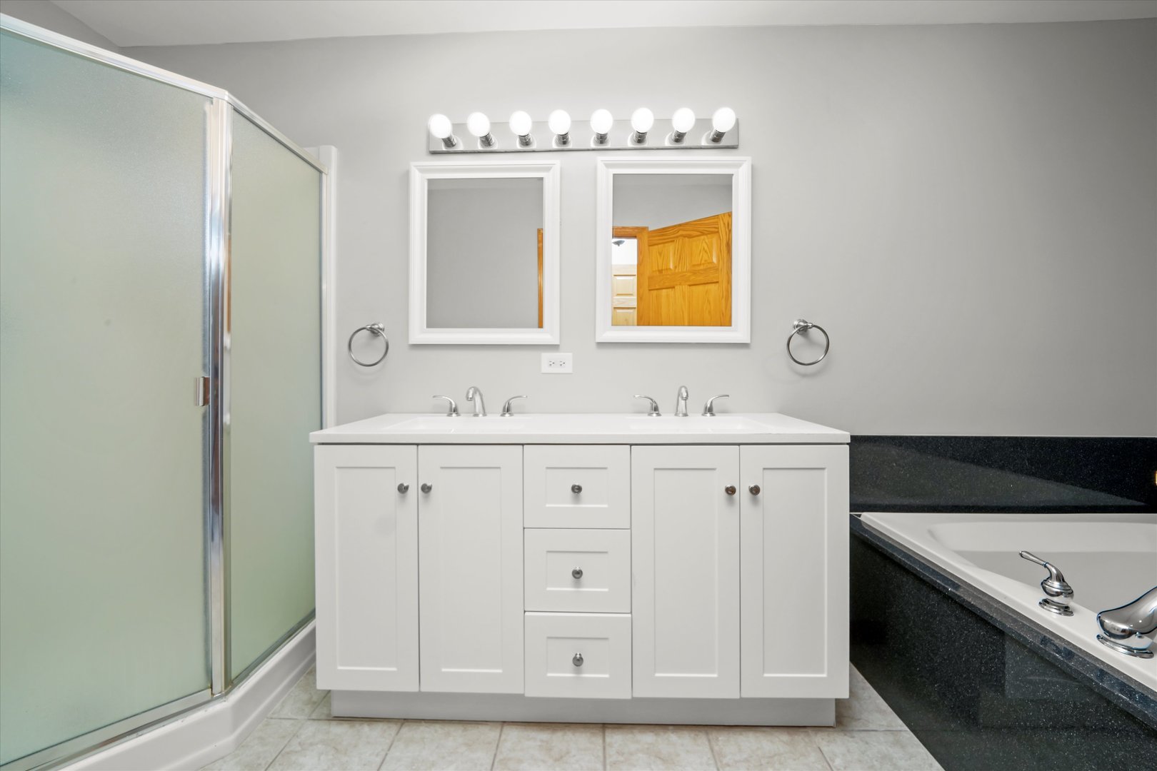 1342 LUNT Court, Schaumburg, IL 60193