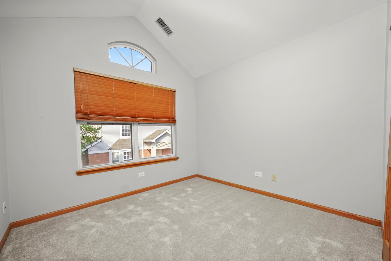 1342 LUNT Court, Schaumburg, IL 60193