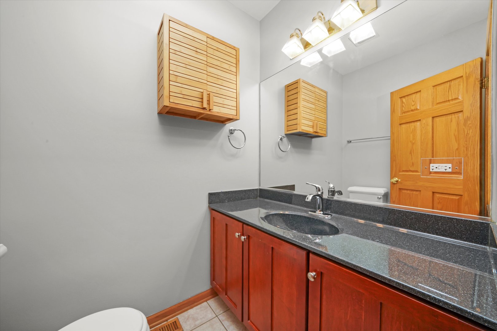 1342 LUNT Court, Schaumburg, IL 60193