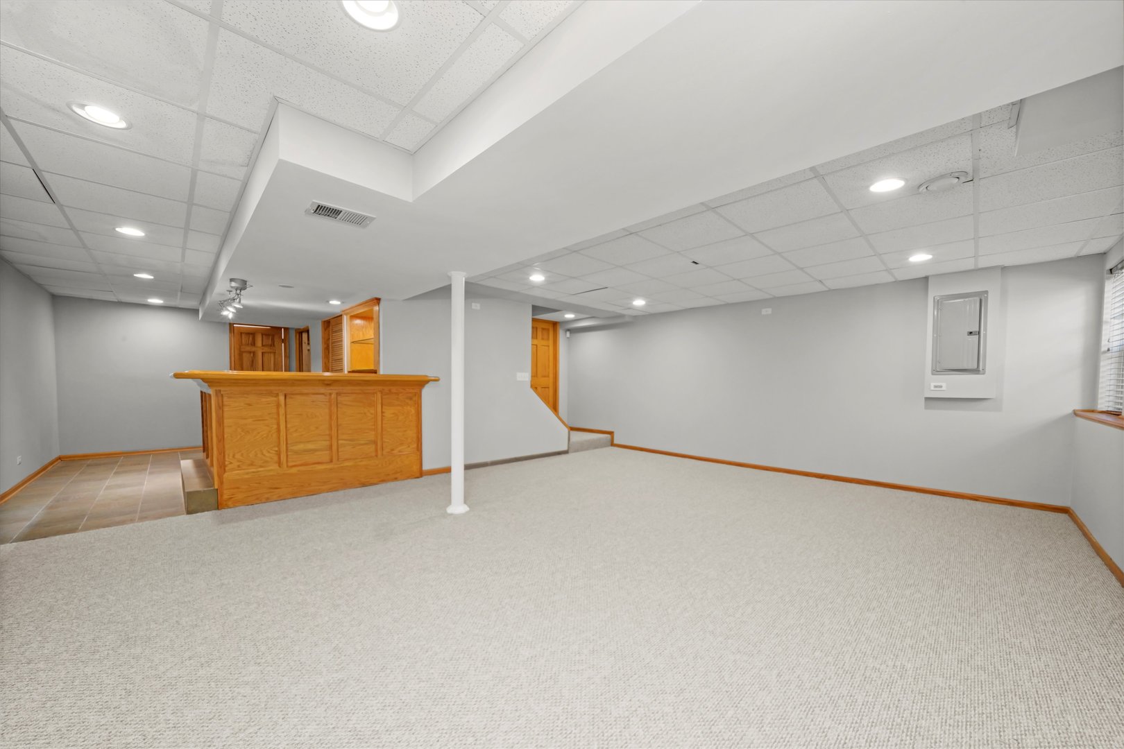 1342 LUNT Court, Schaumburg, IL 60193