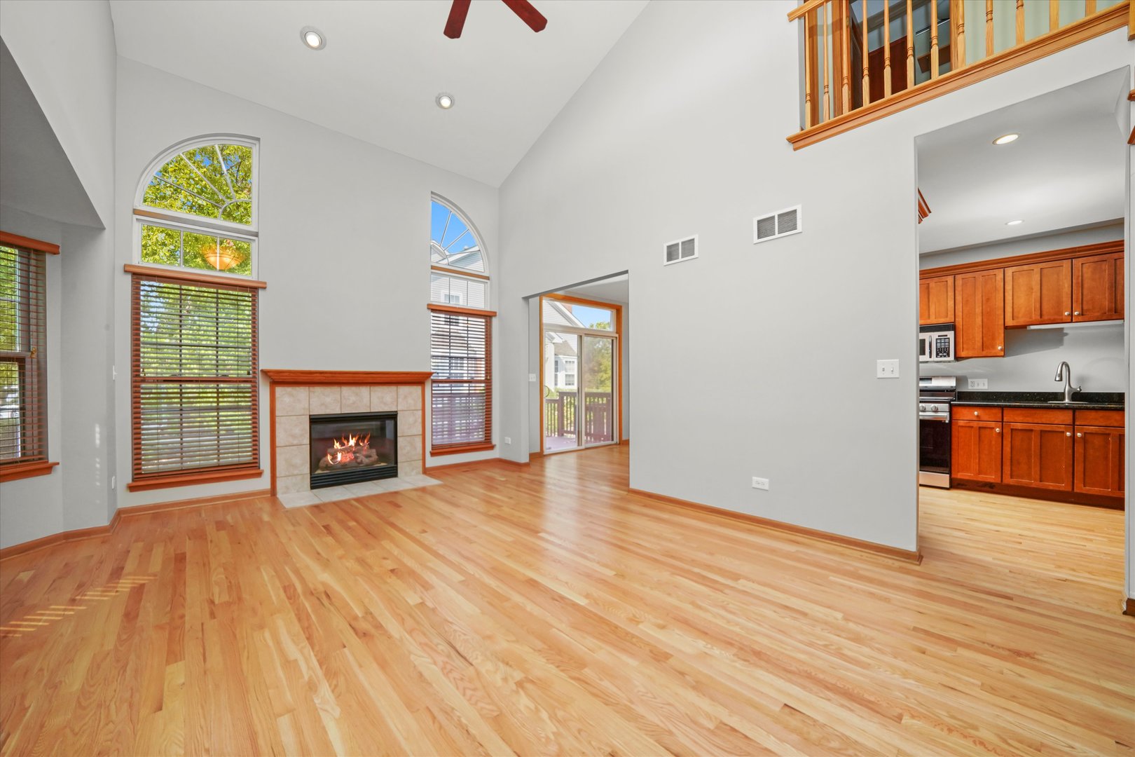 1342 LUNT Court, Schaumburg, IL 60193