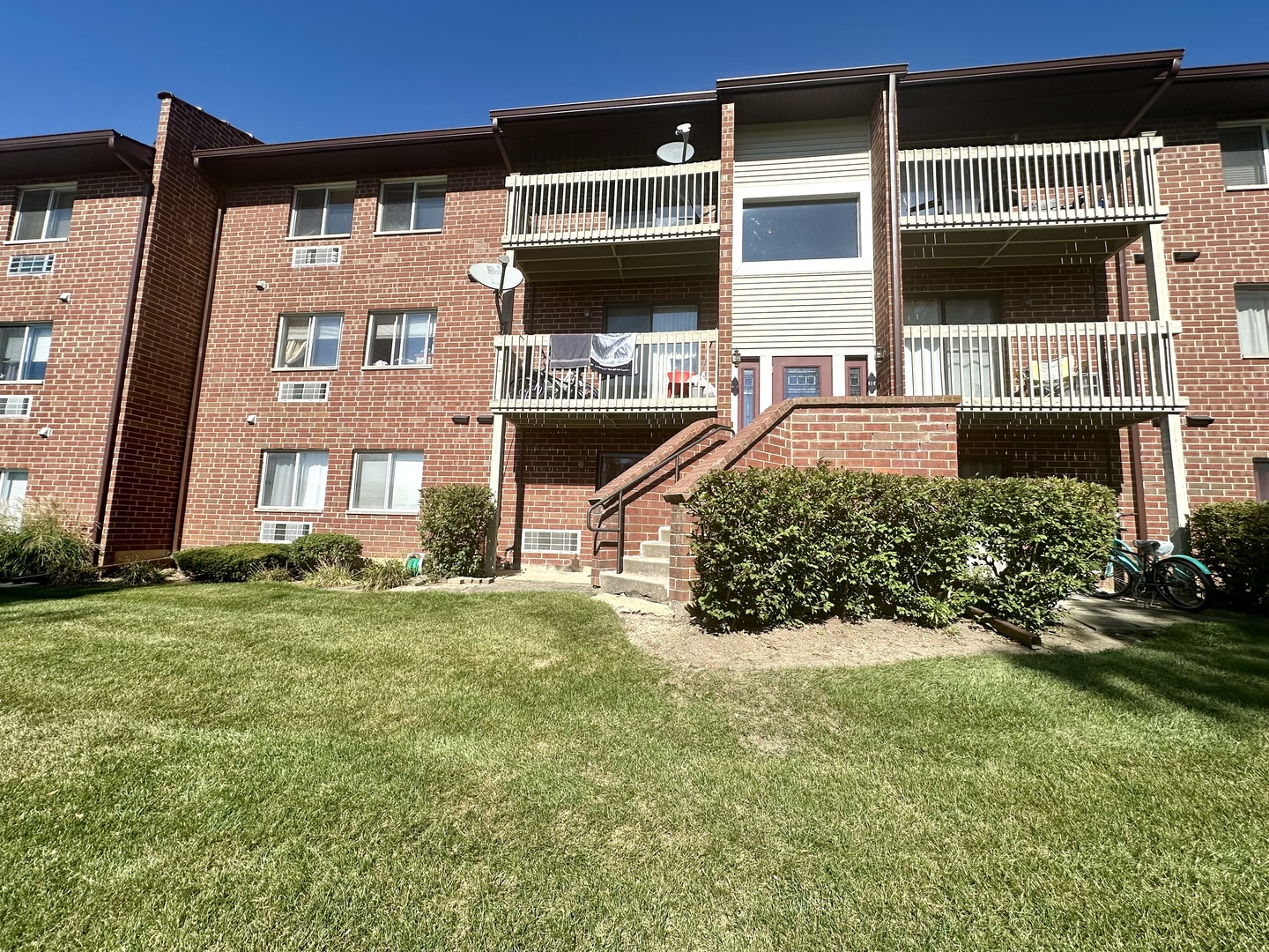 920 N Lakeside Drive #1D, Vernon Hills, IL 60061