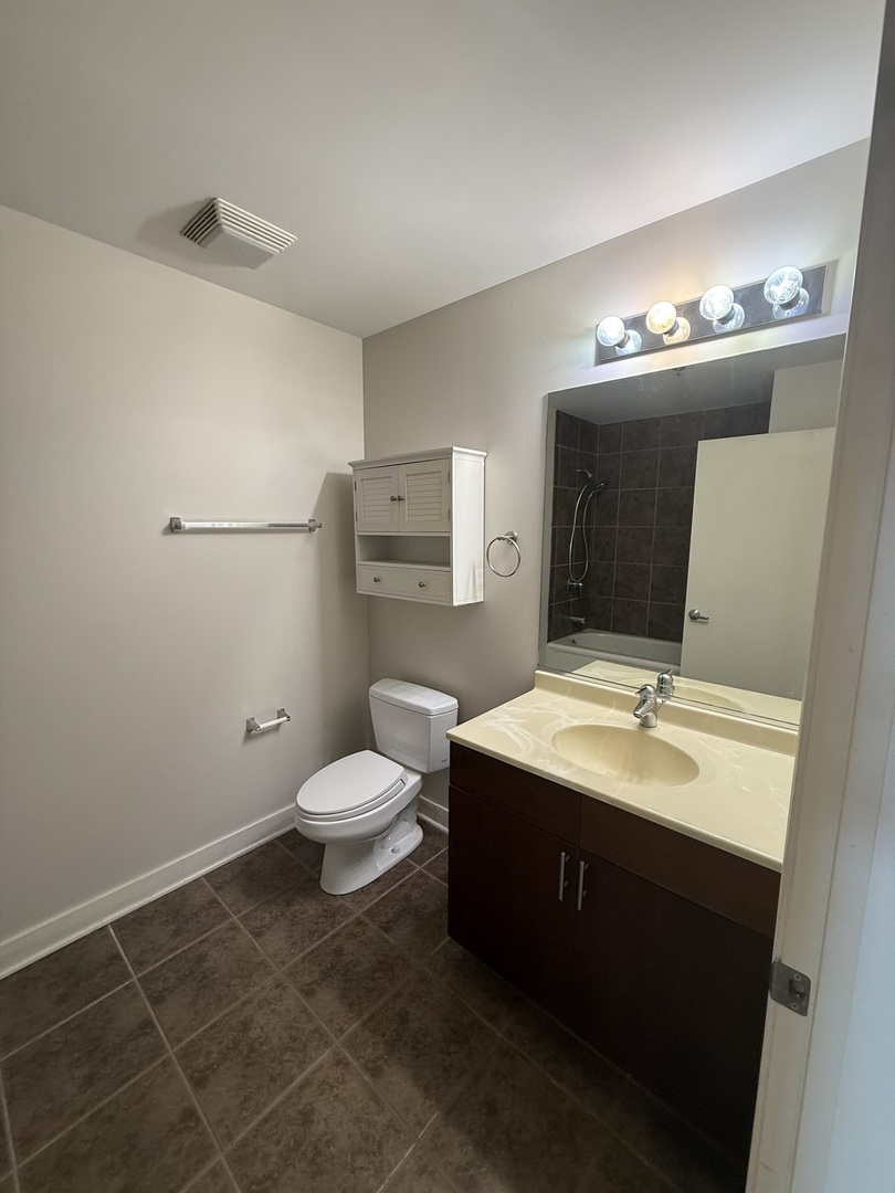 320 E 21st Street #708, Chicago, IL 60616