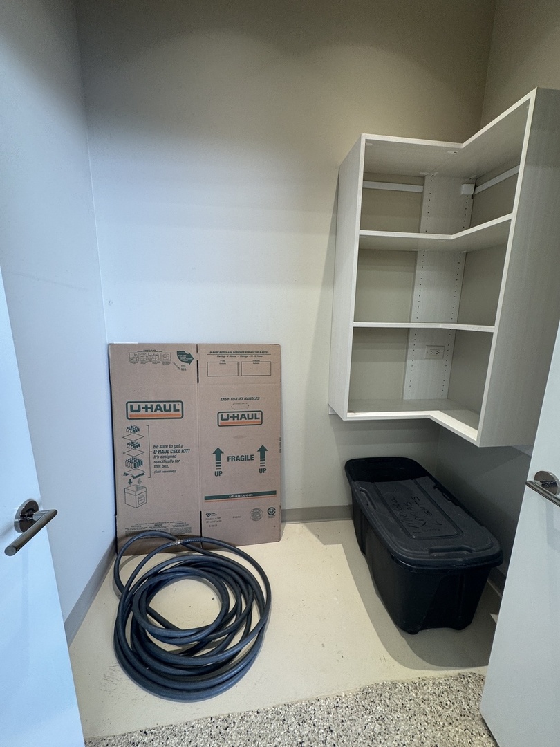 2256 Ferry Road #101, Naperville, IL 60563