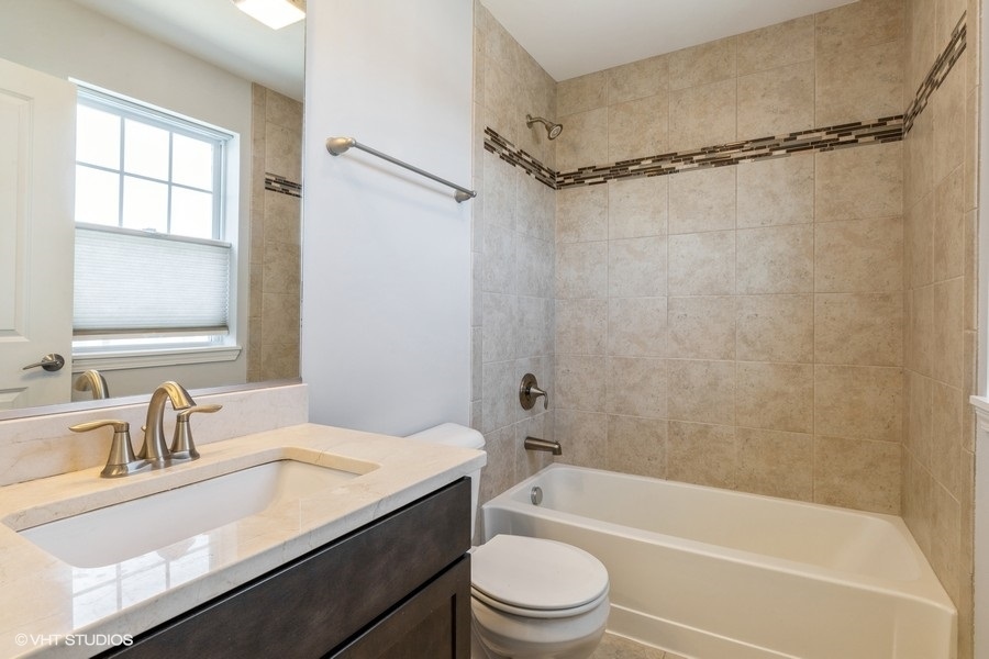 801 Lee Street, Des Plaines, IL 60016