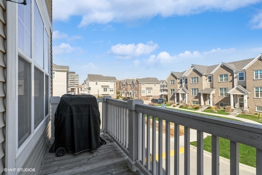 801 Lee Street, Des Plaines, IL 60016