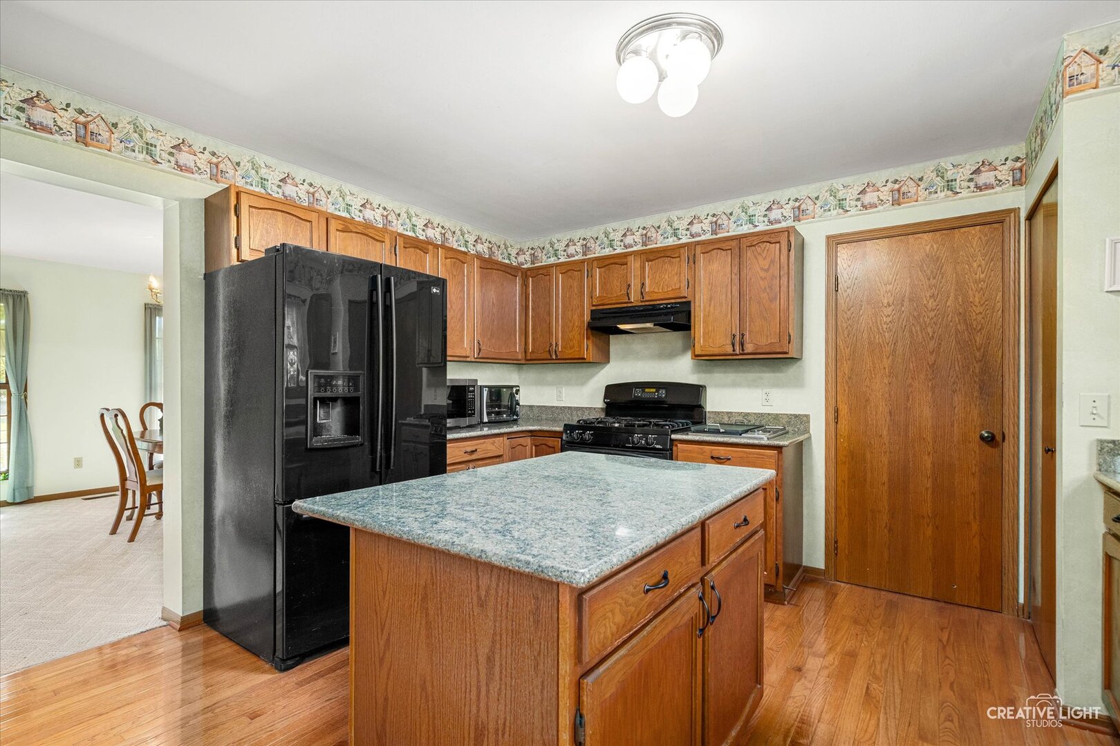 135 Chesterfield Drive, Oswego, IL 60543