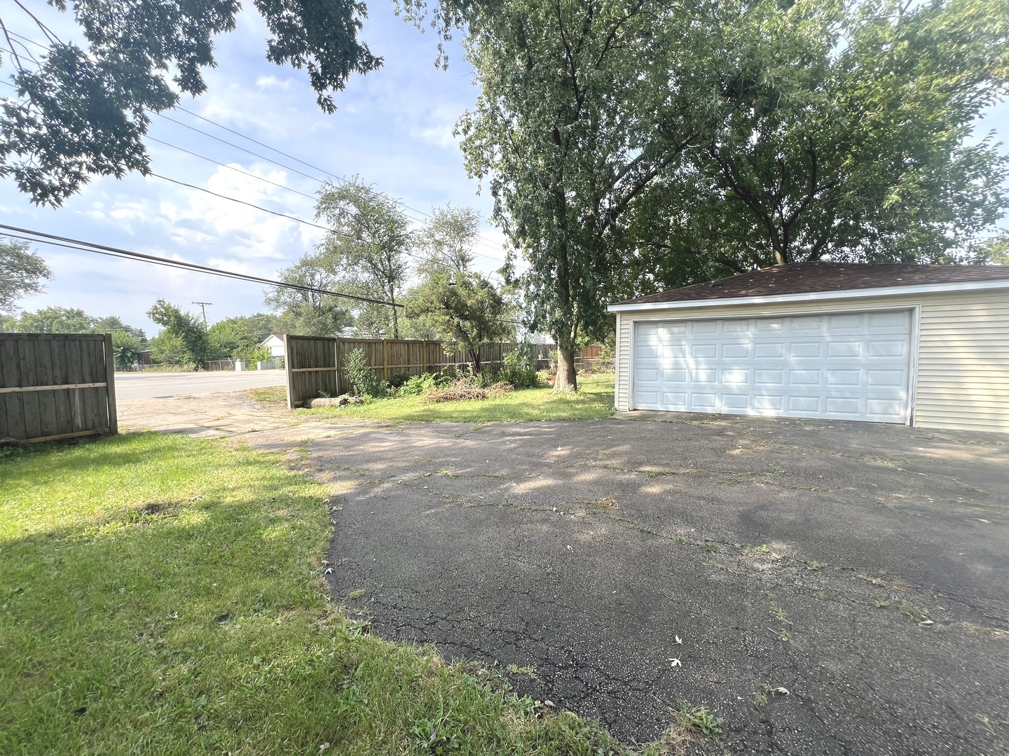 703 Wicker Avenue, Streamwood, IL 60107