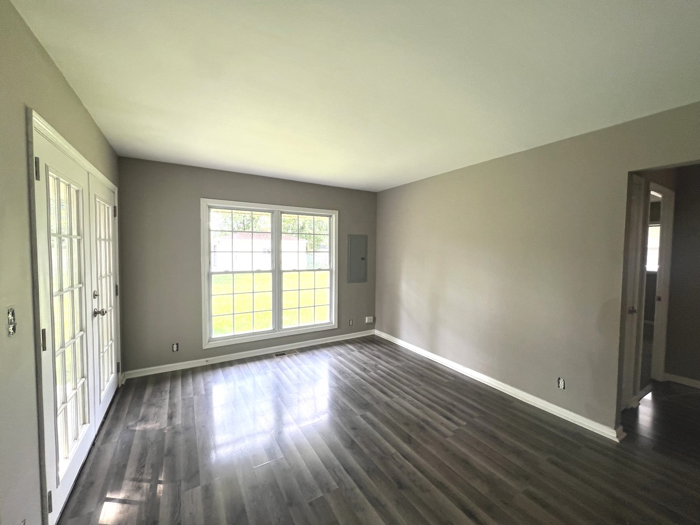 703 Wicker Avenue, Streamwood, IL 60107