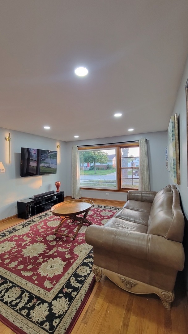 251 S Mayfair Place, Chicago Heights, IL 60411