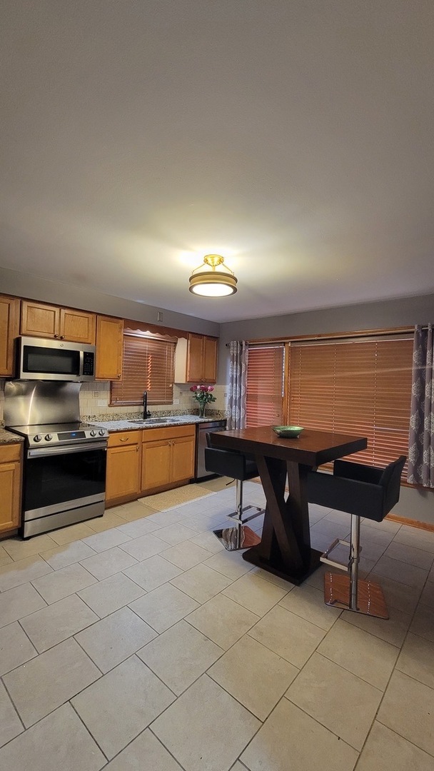 251 S Mayfair Place, Chicago Heights, IL 60411