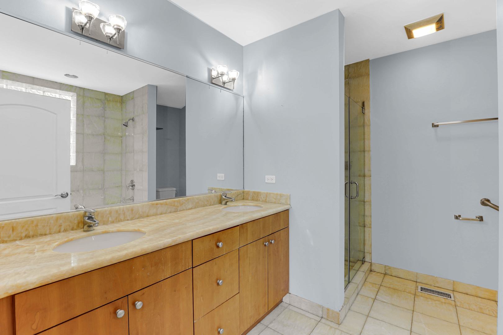 4956 S Champlain Avenue #1S, Chicago, IL 60615