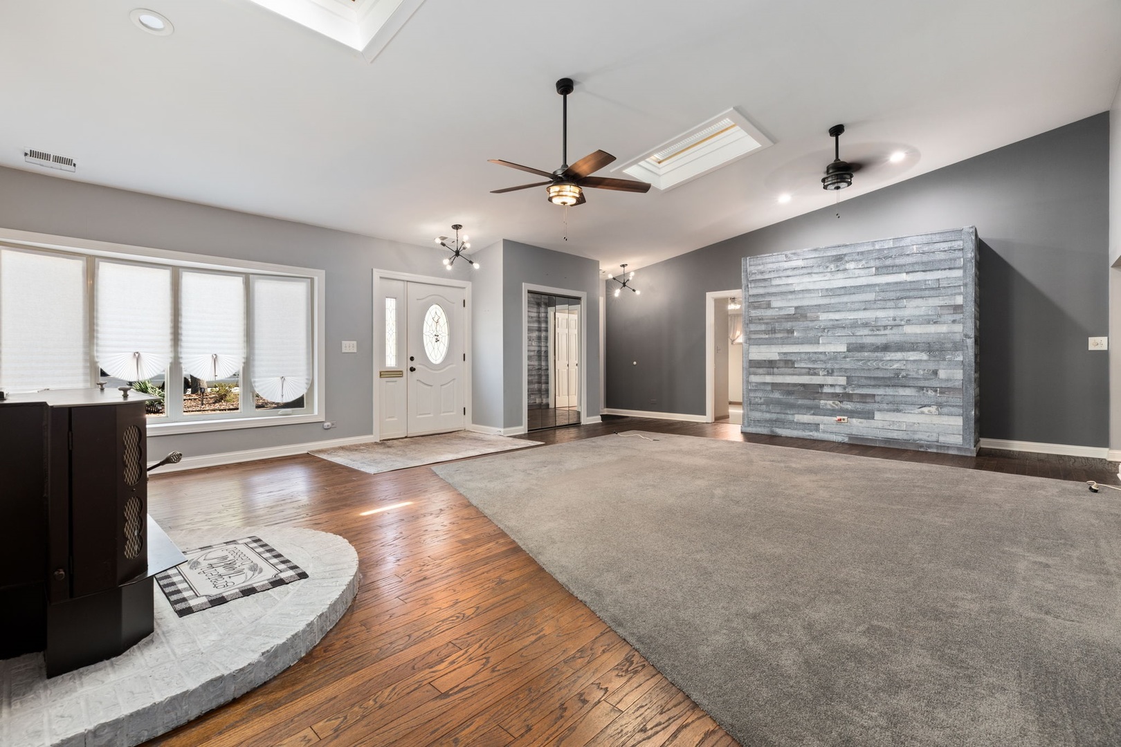 10016 Harnew Road, Oak Lawn, IL 60453
