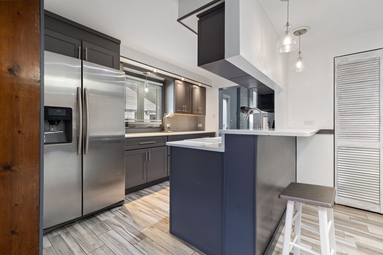 10016 Harnew Road, Oak Lawn, IL 60453