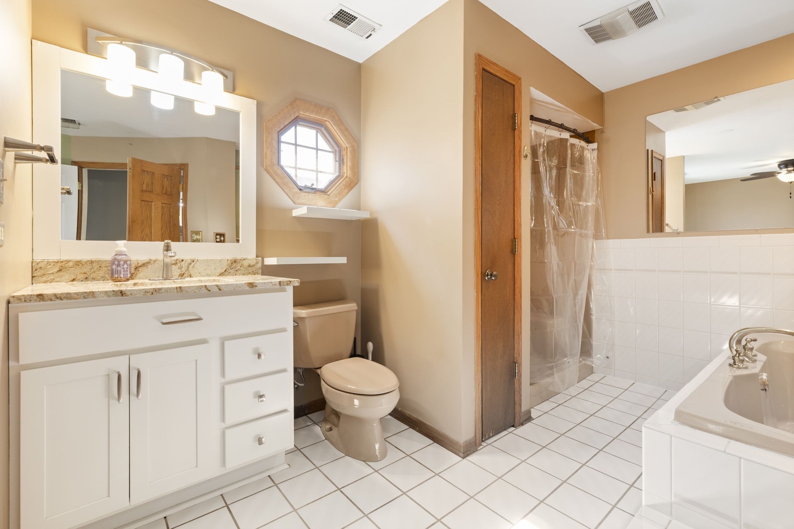 10016 Harnew Road, Oak Lawn, IL 60453