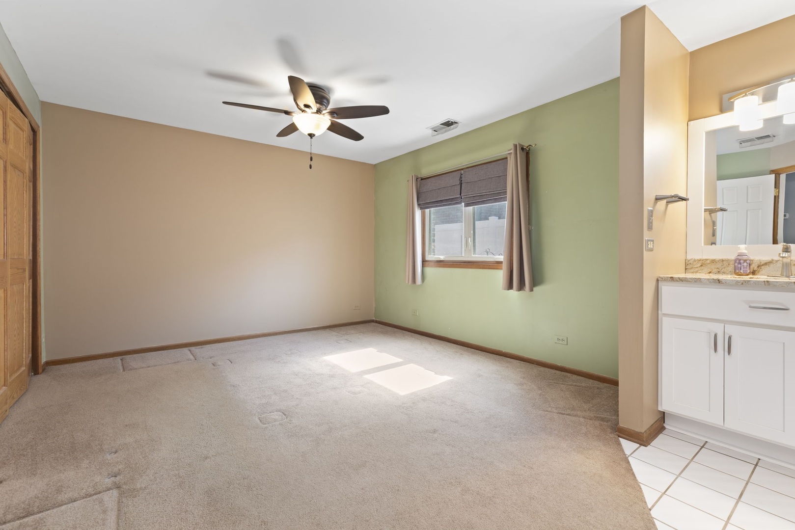 10016 Harnew Road, Oak Lawn, IL 60453
