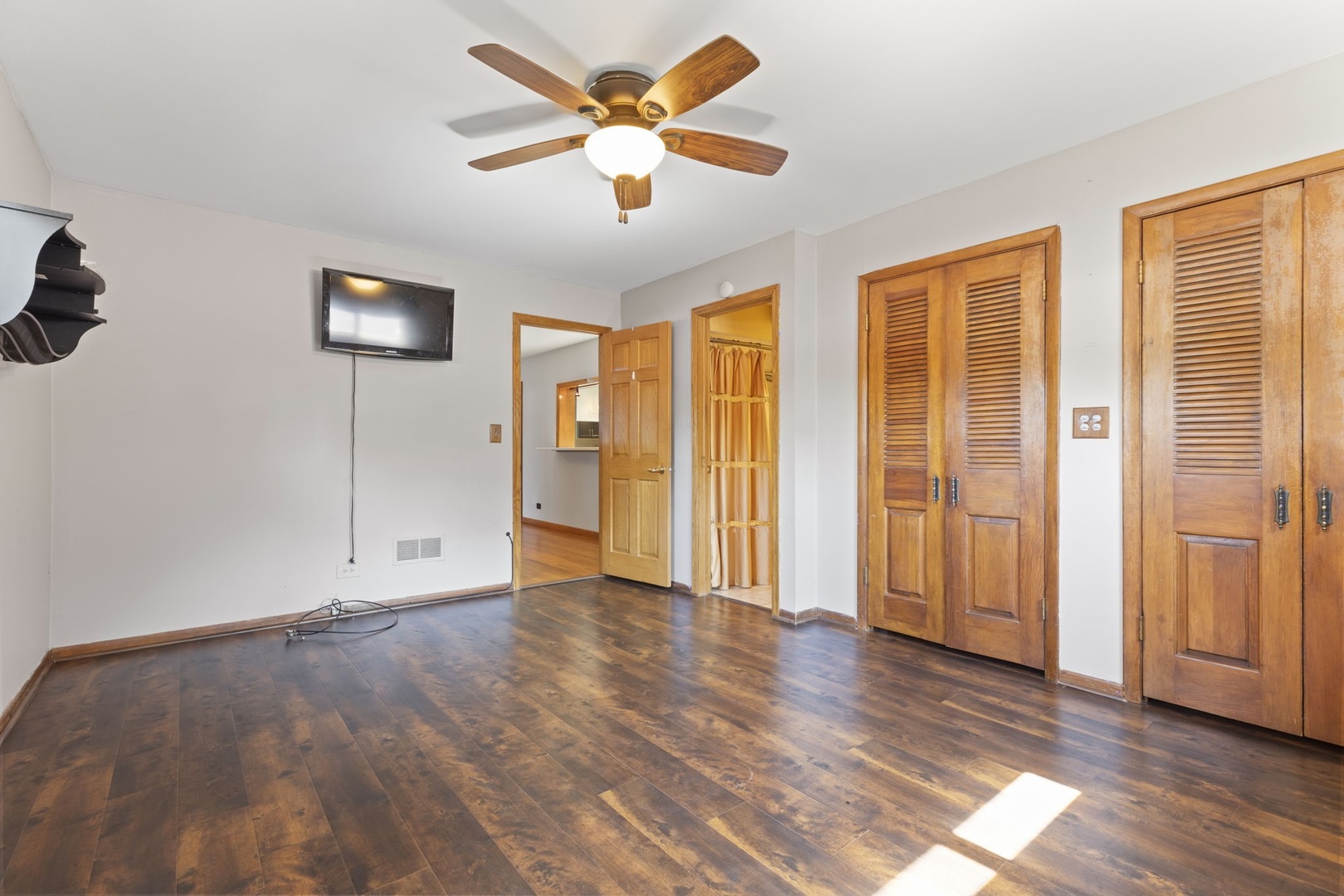 10016 Harnew Road, Oak Lawn, IL 60453