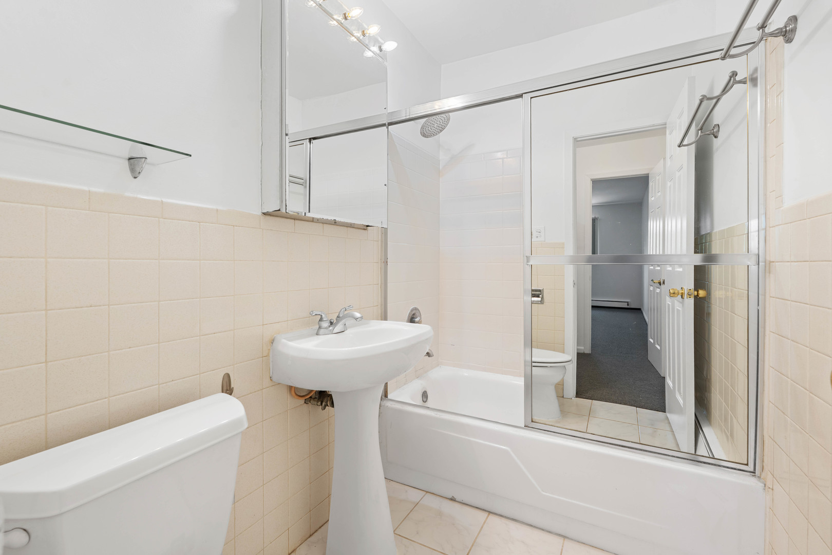 8970 N Parkside Avenue #301, Des Plaines, IL 60016