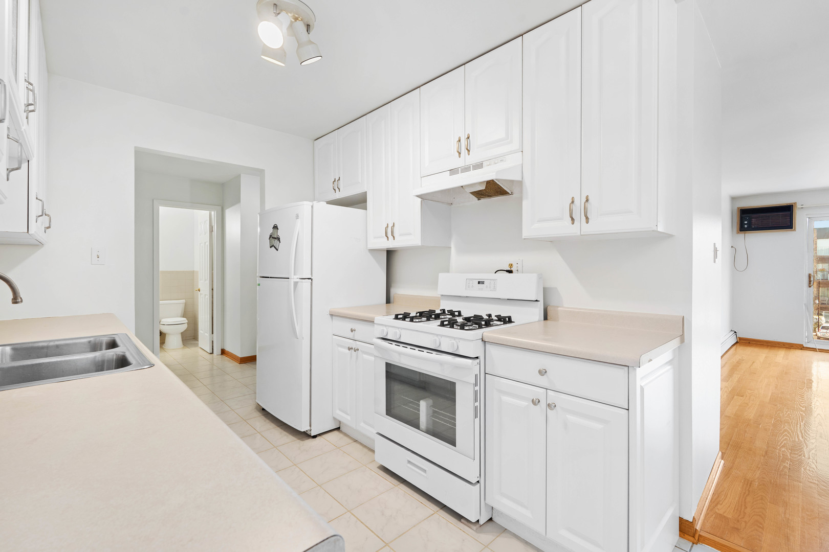 8970 N Parkside Avenue #301, Des Plaines, IL 60016