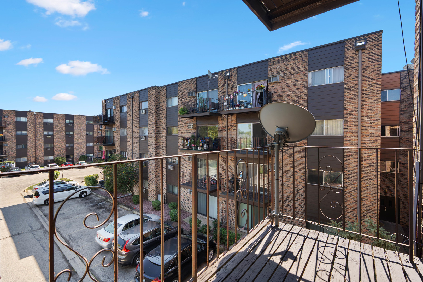 8970 N Parkside Avenue #301, Des Plaines, IL 60016