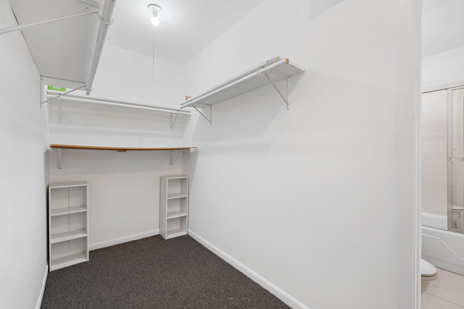 8970 N Parkside Avenue #301, Des Plaines, IL 60016