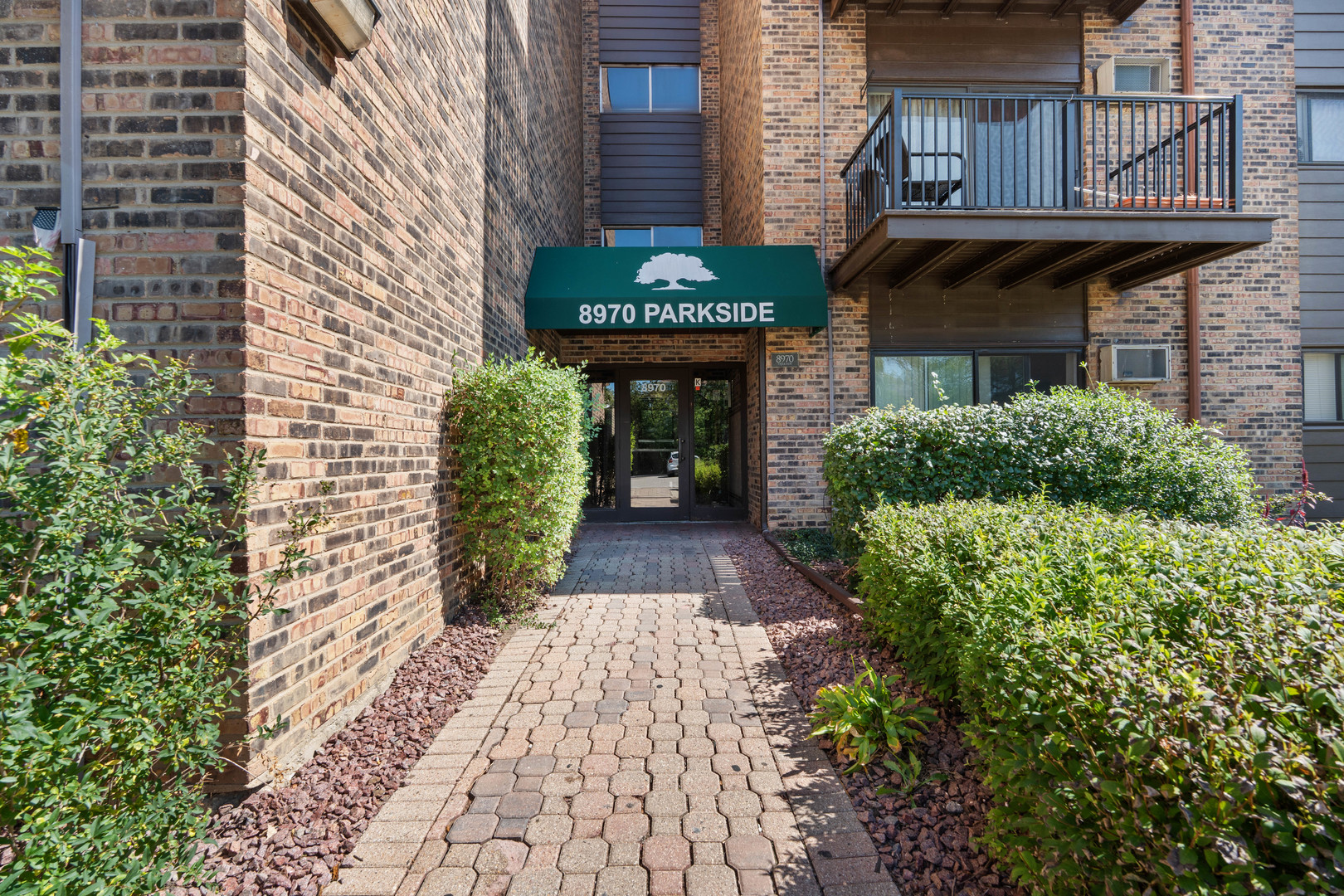 8970 N Parkside Avenue #301, Des Plaines, IL 60016