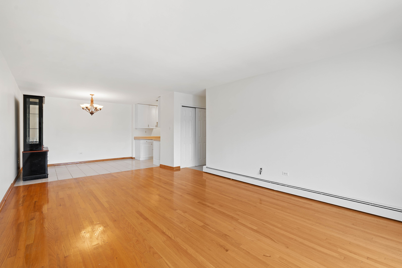 8970 N Parkside Avenue #301, Des Plaines, IL 60016