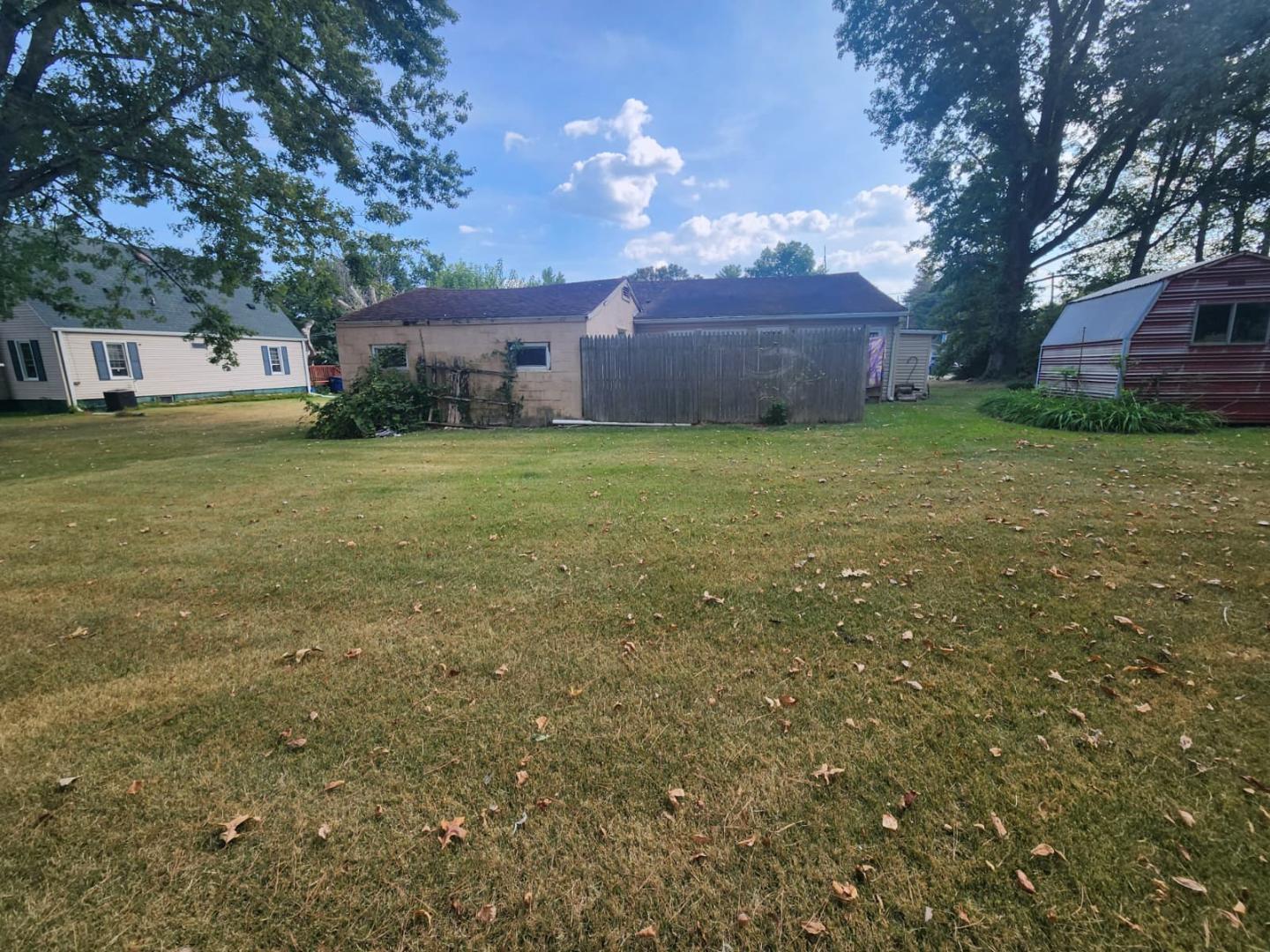 2011 E ELM Street, West Frankfort, IL 62896