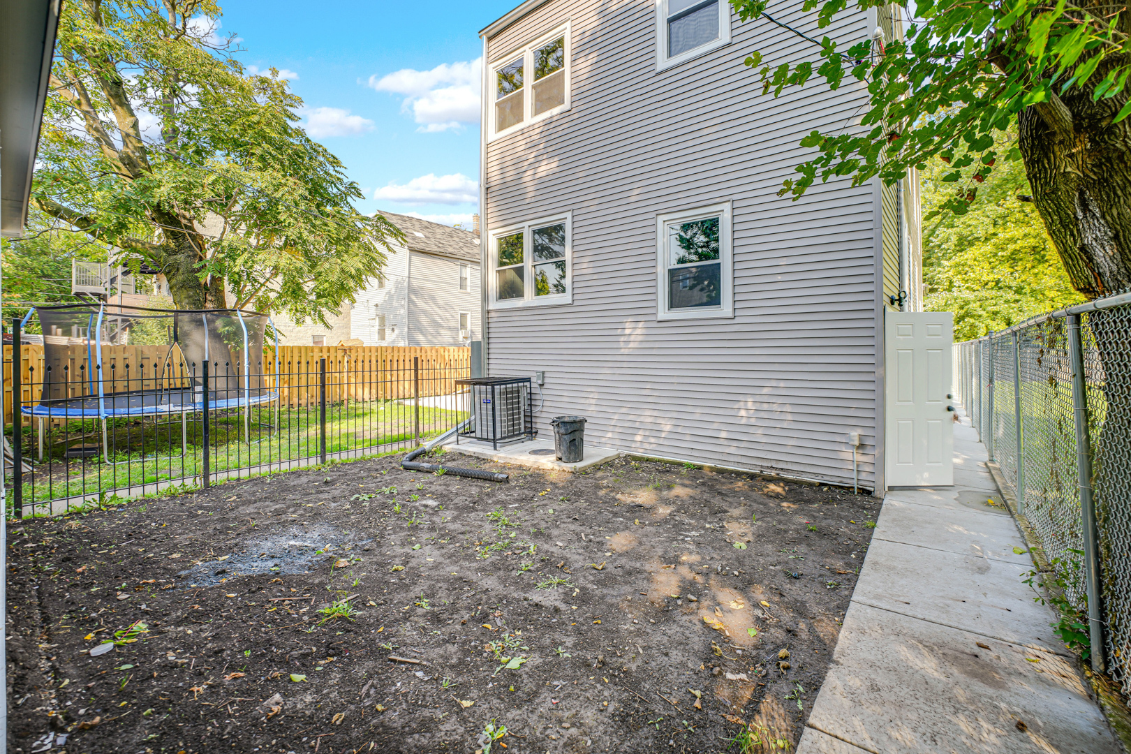 5230 S Loomis Boulevard, Chicago, IL 60609